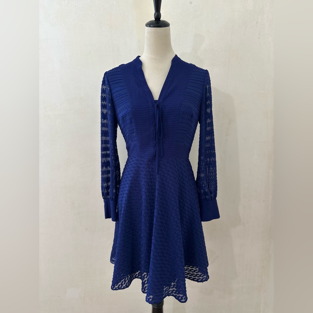 KAREN MILLEN Long Sleeve Textured Mini Dress EUC Size 6